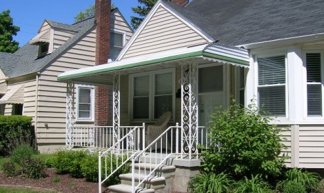 Michigan Awning with Green Style Line