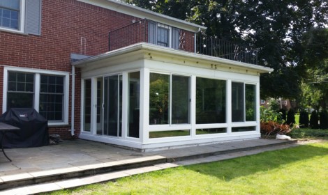 Roomy Studio Sunroom